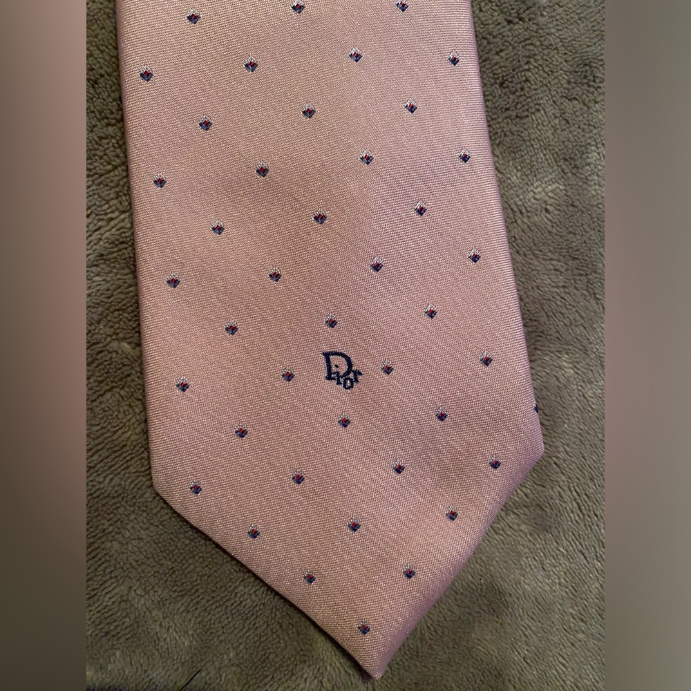 DIOR MENS TIE👔 excellent cond, beautiful colors, 

ALL SALES FINAL